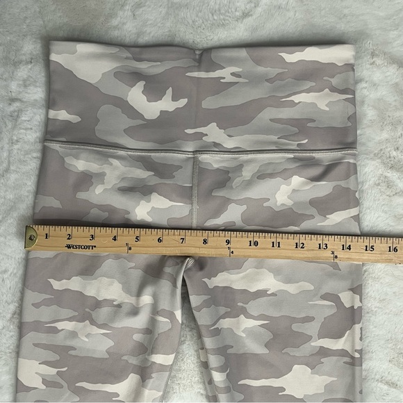 Athleta Women's Elation Camo 7/8 Tight Legging in Taupe Camo - Picture 9 of 16